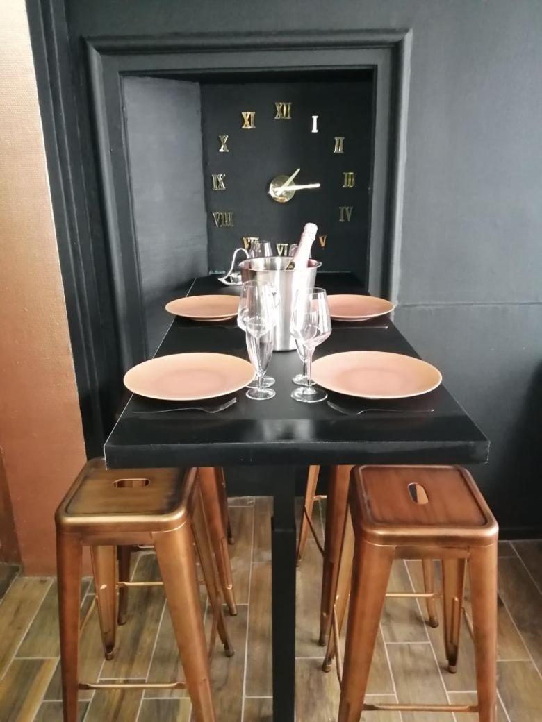 Appartement Avec Balneo Et Sauna Privatif - Le Rose Cuivre Troyes Exterior foto